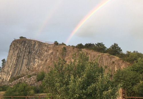 Hegyestű Geologischer Schauplatz, Monoszló