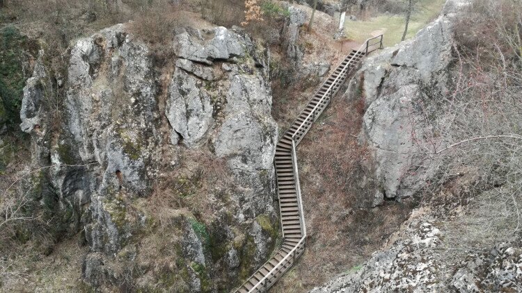 KEHOP-4.1.0-15-2016-00038 Földtani örökségünk védelme és bemutatása a Bakony–Balaton Geoparkban