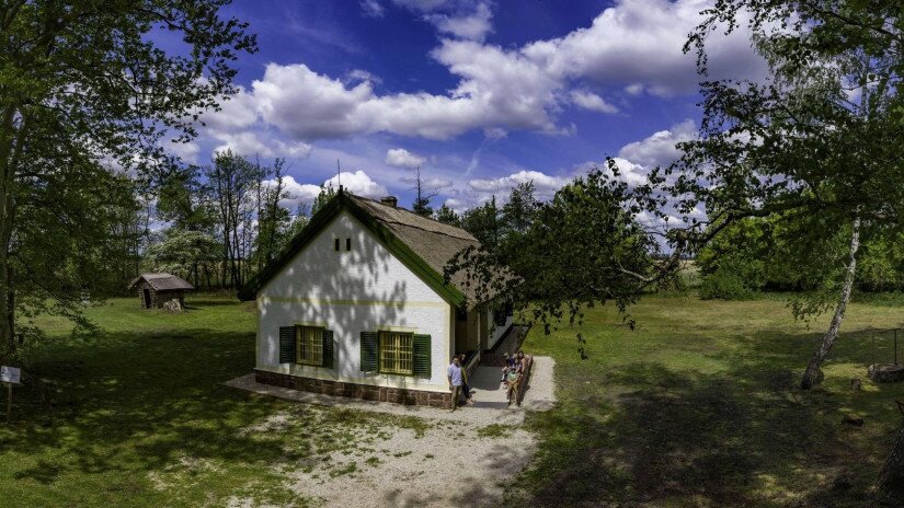 atula Hut and the István Fekete Memorial Room