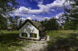 atula Hut and the István Fekete Memorial Room