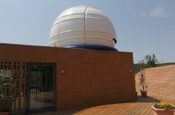 Die Kuppel und die Terrasse bei der Pannon Sternwarte, Bakonybél