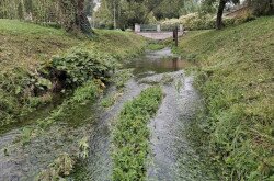 Elvezető árok a fürdőnél 