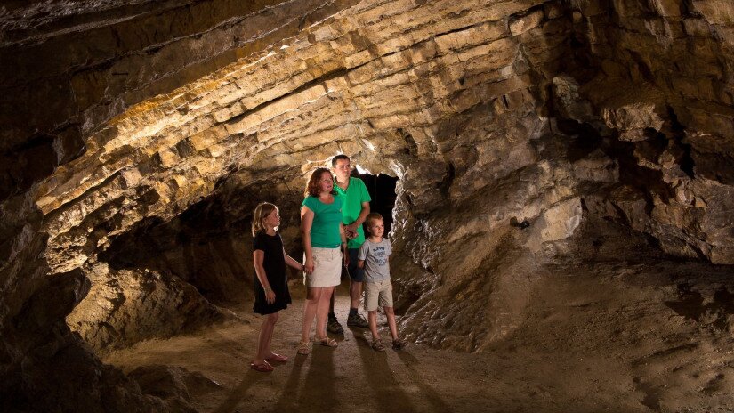 slidebg4 Lóczy-barlang