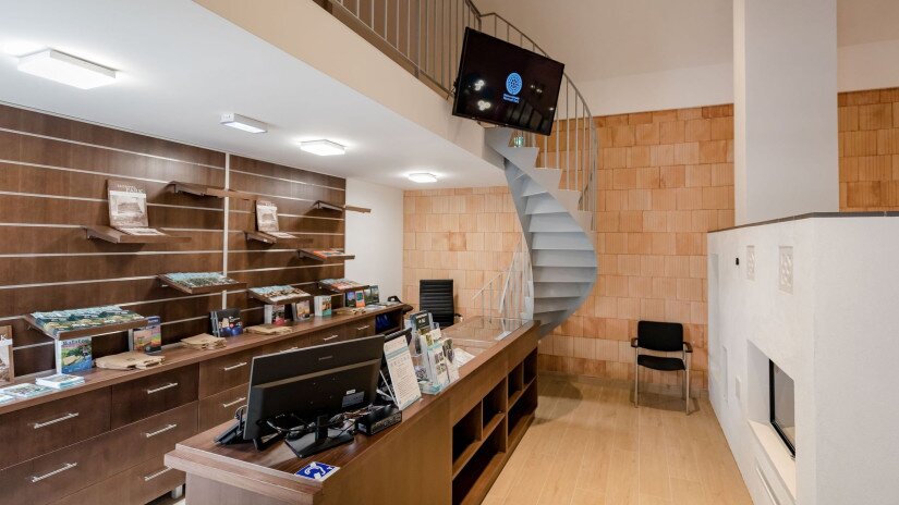 slidebg4 Lóczy-barlang - recepció